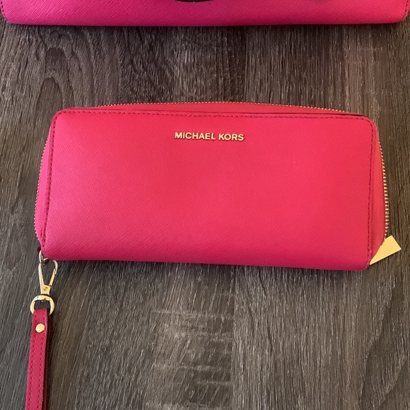 Michael Kors wallet - Picture 2 of 3